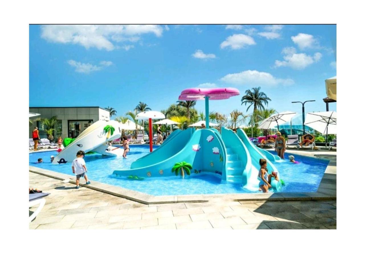 Purple Onyx - Pool & Spa Beach Resort Năvodari 외부 사진