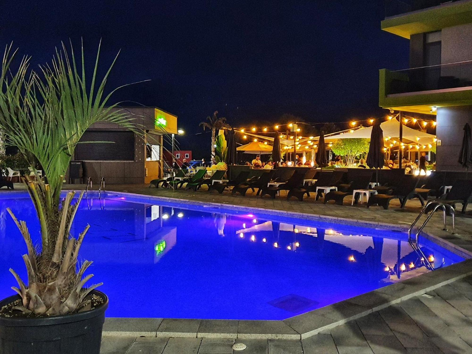 Purple Onyx - Pool & Spa Beach Resort Năvodari 외부 사진