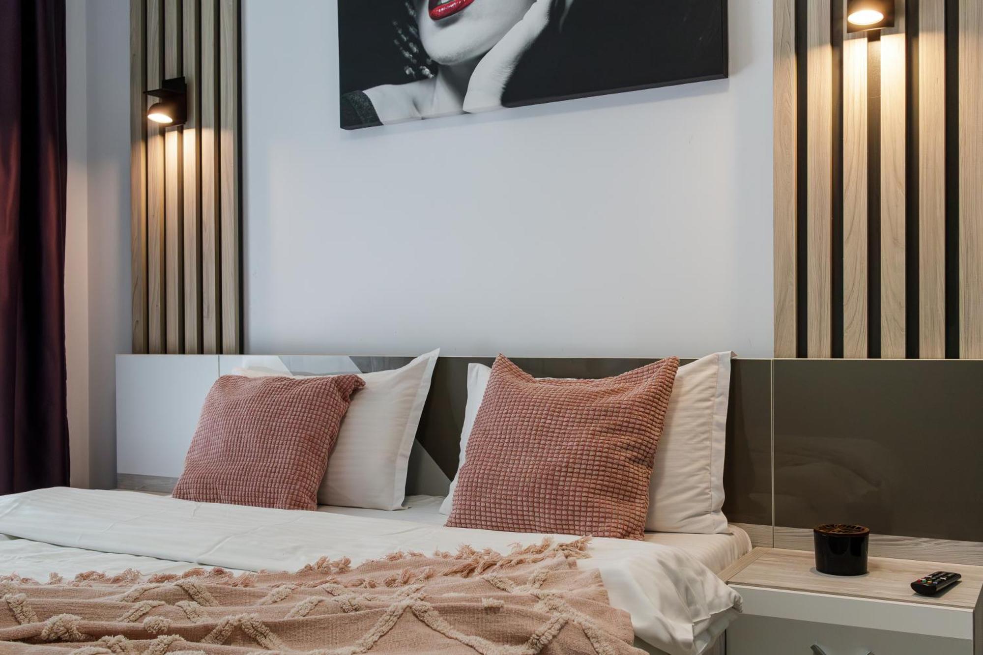 Purple Onyx - Pool & Spa Beach Resort Năvodari 외부 사진